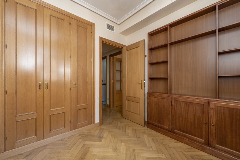 How Built-In Furniture Maximizes Space And Storage